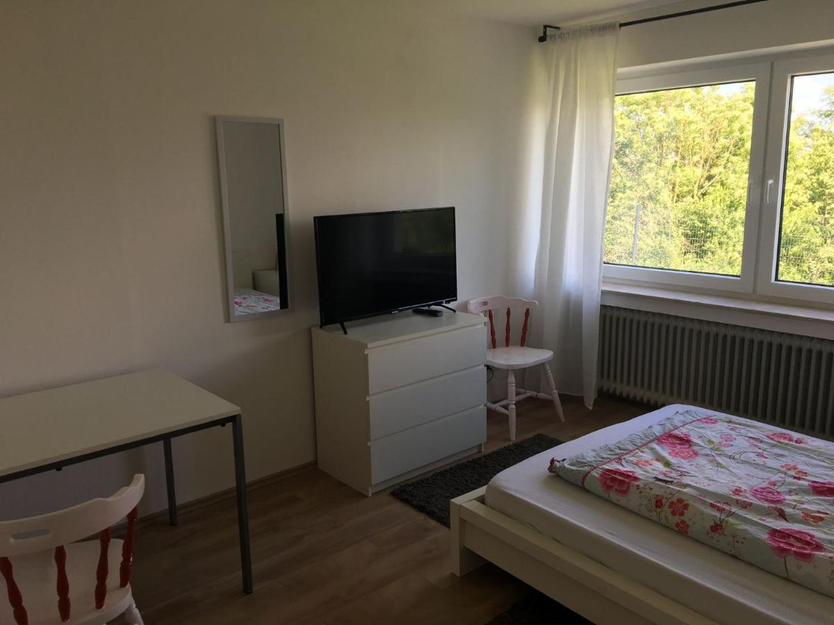 Mayen, Im Mohren, Privatzimmer Nr1, Waldrand, Nahe Nurburgring & Burg Eltz, Gemeinschaftsbad ภายนอก รูปภาพ